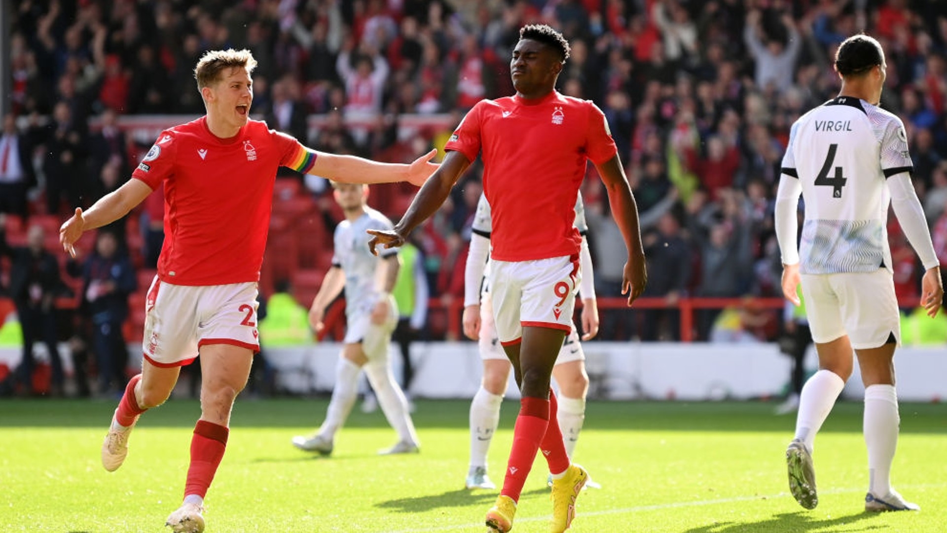 光灯聚焦于 光灯聚焦于